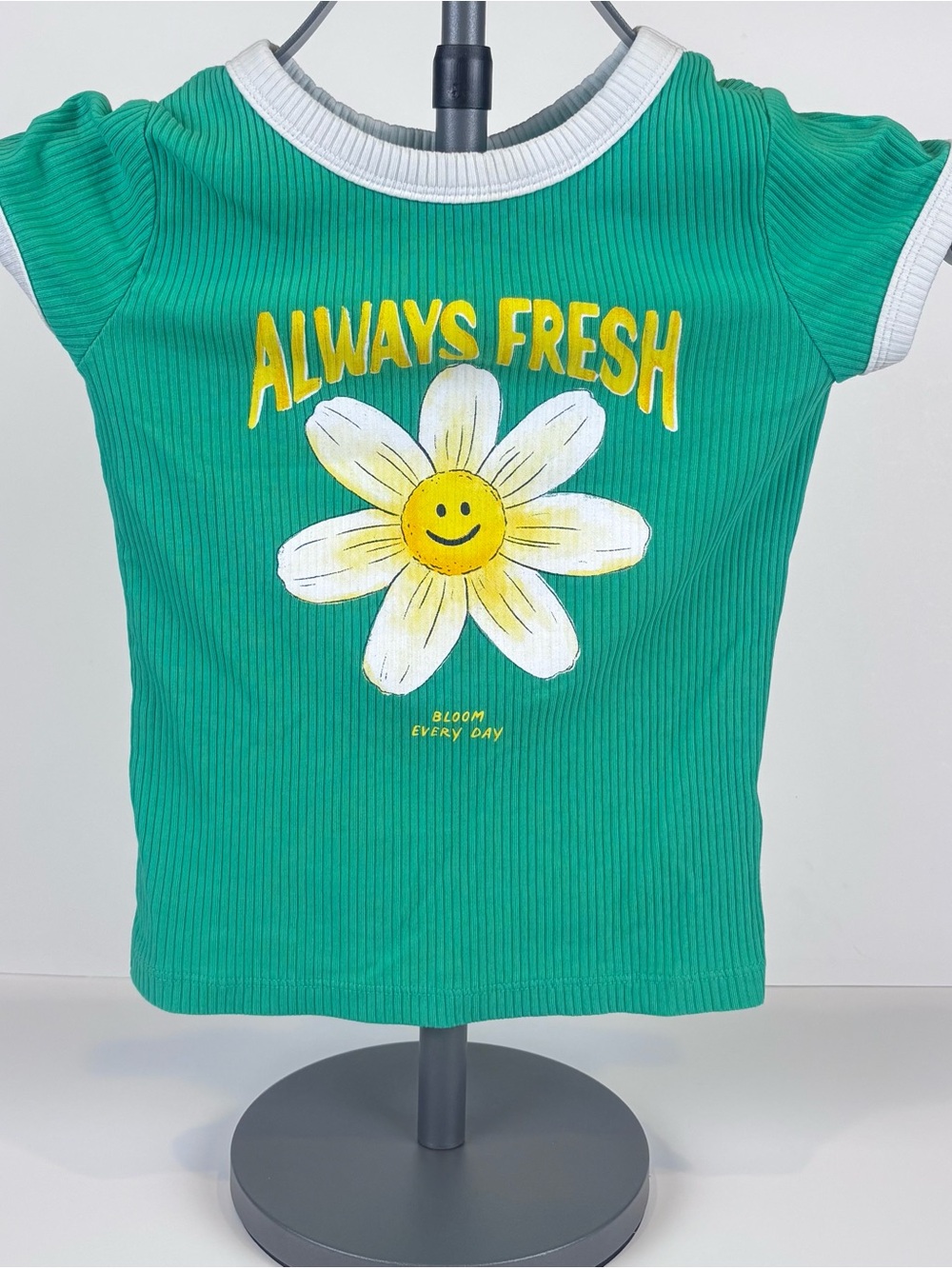 Old Navy Girls Always Fresh Daisy Ribbed Ringer Tee NWOT Size S (6-7)